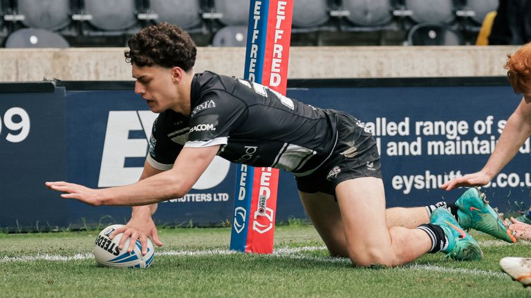 Picture by Alex Whitehead/SWpix.com - 28/04/2024 - Rugby League - Betfred Super League: Round 9 - Hull FC v Leeds Rhinos - MKM Stadium, Hull, England - Lewis Martin of Hull FC scores a try.