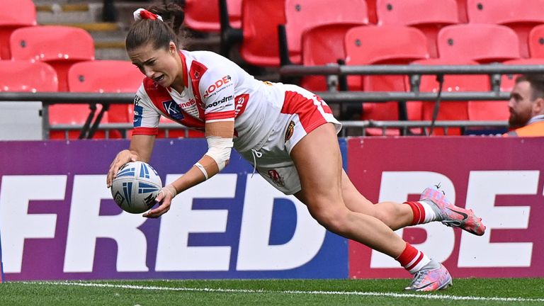 Picture by Matthew Merrick/SWpix.com - 12/08/2023 - Rugby League - Betfred Women's Challenge Cup Final - Leeds Rhinos v St Helens - Wembley Stadium, London, England - St Helens's Phoebe Hook scores a try against Leeds.